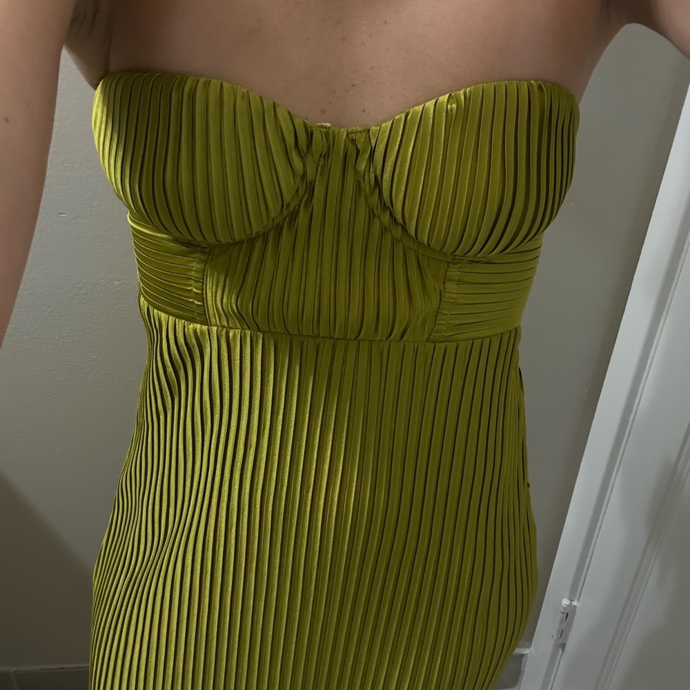 Chic Strapless Lime Dress
